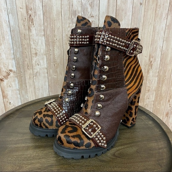 Jeffrey Campbell Lilith Animal Print Combat Lace Up Heeled Boots Size 8.5 Women - Picture 3 of 13